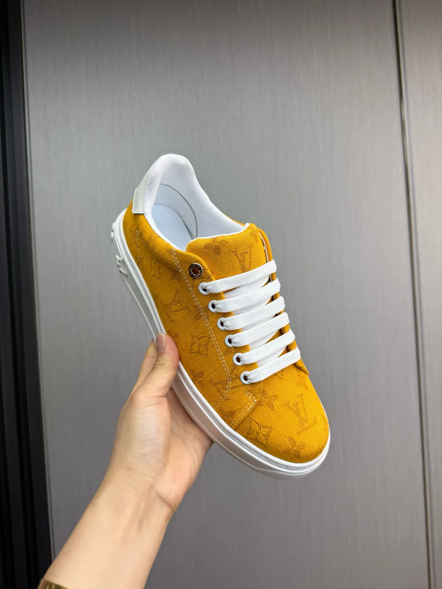 Factory price: 520💰LOUIS VUITTON [Louis VUITTON] The new trendy Lv is on the market🎁, casual and fashionable men's shoes👟The upper is made of imported original fabric + cowhide mesh lining, the original wear-resistant rubber outsole, the version is simple and elegant, exclusive for trendy men. Code number: 38-44, customized 45, 46